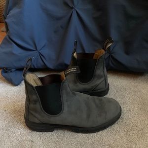 Blundstones